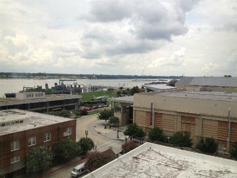 Belle Of Baton Rouge Hotel Exterior photo